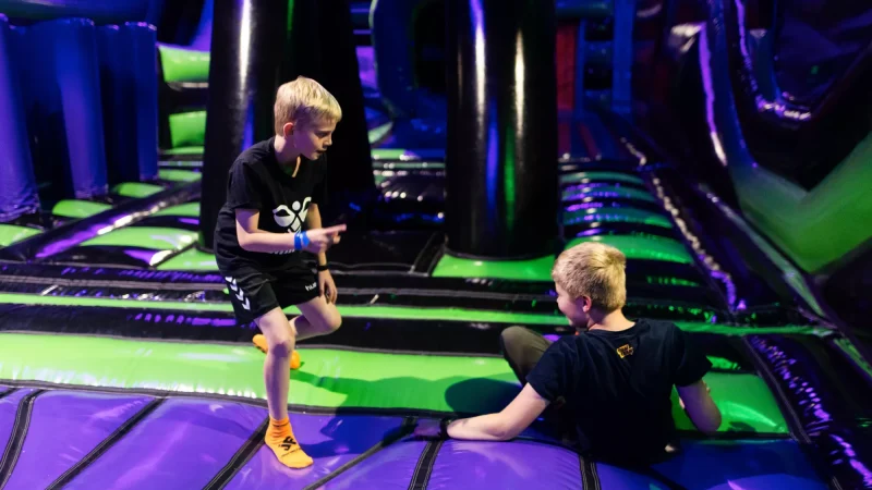 banner-flipout-15